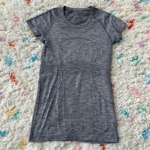 Lululemon Swift Stride Heather Gray Tshirt 6